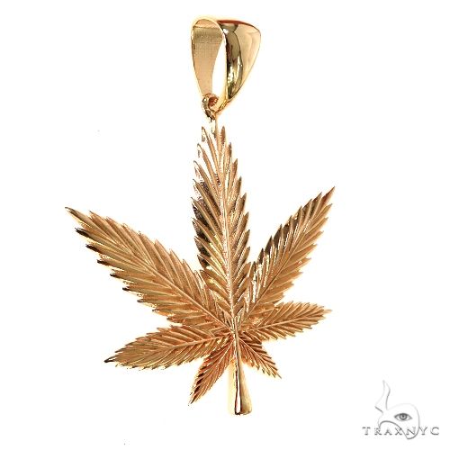 14K Gold Weed Pendant 67820 - Image 2