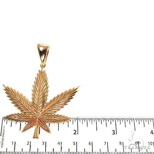 14K Gold Weed Pendant 67820 - Image 5