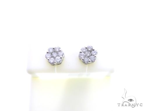 14K White Gold Diamond Flower Earrings. 63409 - Image 3