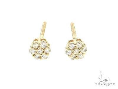 14K Gold Small Diamond Flower Stud Earrings 65956