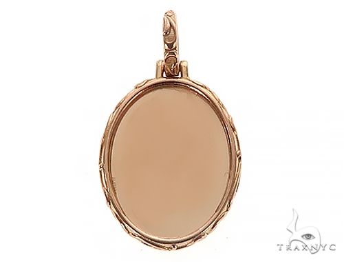 18K Gold Oval Special Edition Photo Pendant Engraved Frame 65310 - Image 1