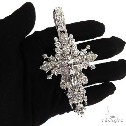 Sovereign's Halo Diamond Cross pendant 69427 - Image 8