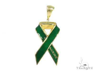 Green Enamel Gold Pendant 44517 - Image 1