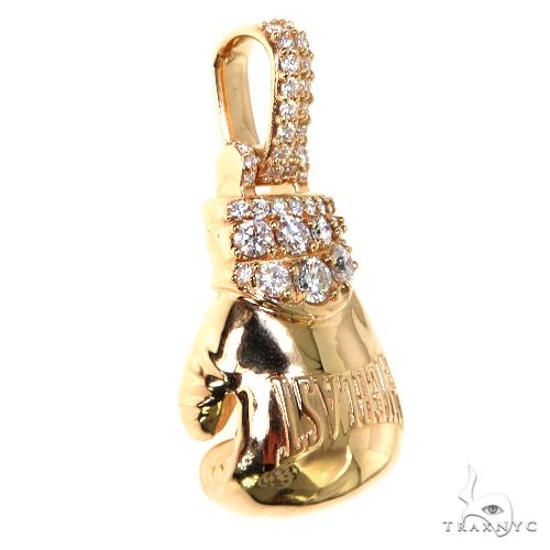 Medium Everlast Boxing Glove 67647 - Image 2