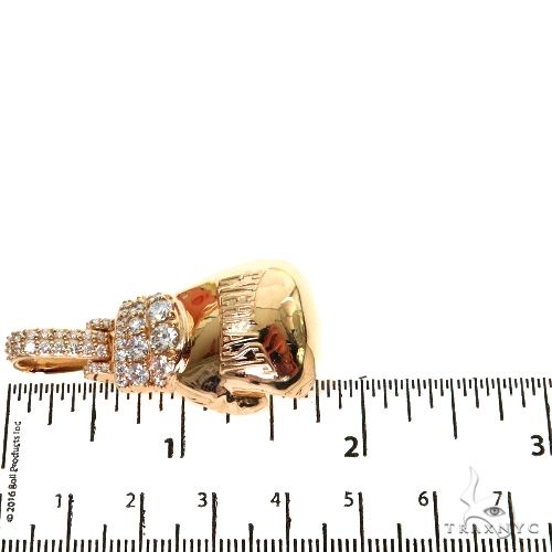 Medium Everlast Boxing Glove 67647 - Image 6